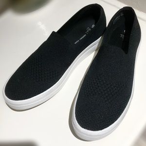 Time and Tru Platform Slip On / Memory Foam